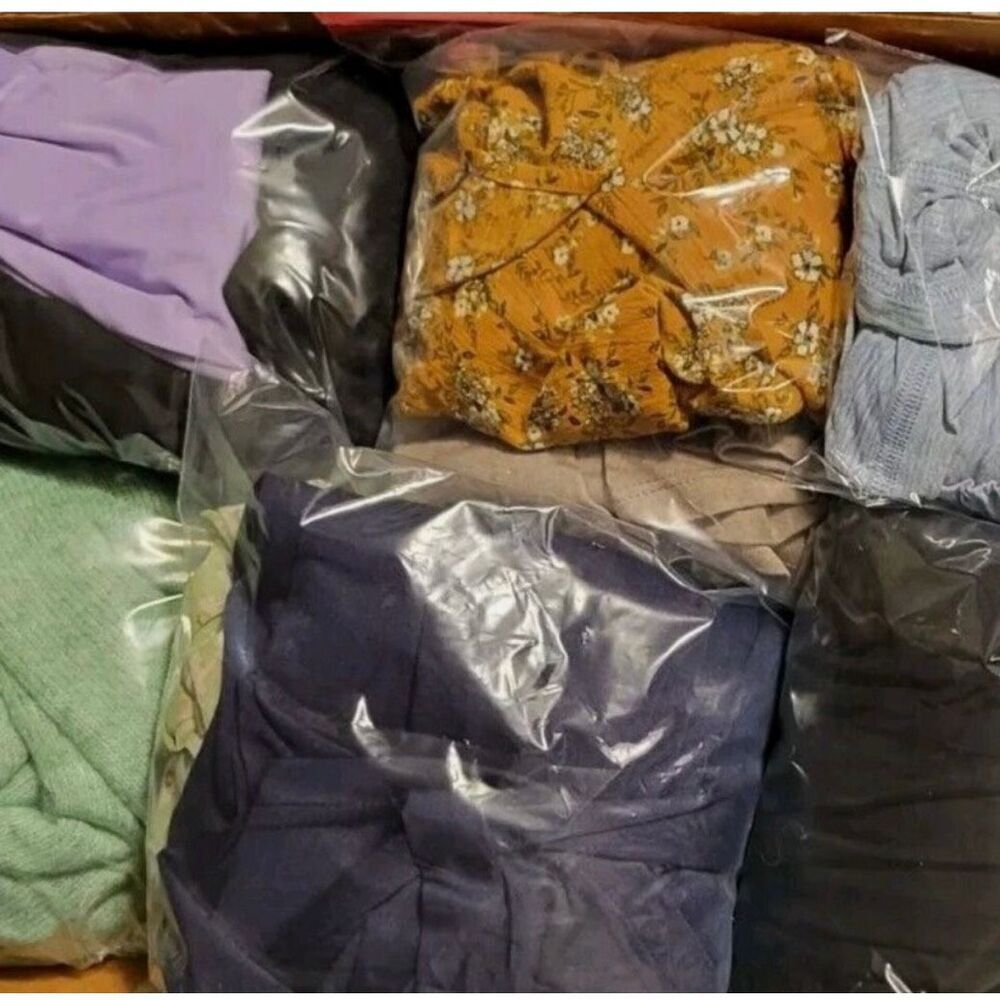 Woman’s clothing bundle mixed lot - Picture 3 of 4